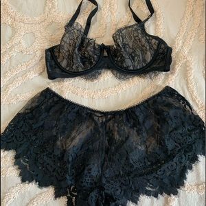 Victoria secret 34D laced bra and lace shorts M